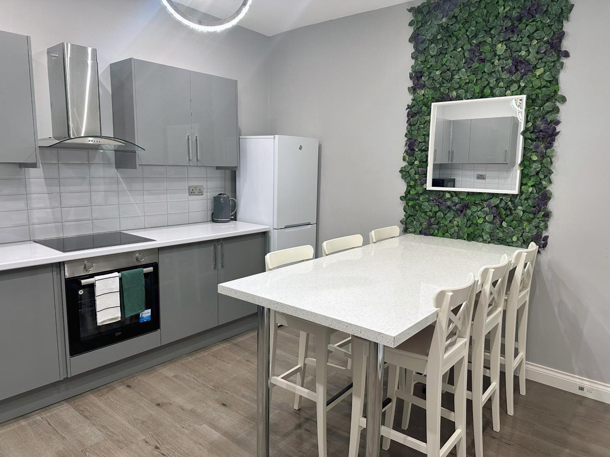 Modernised 4 Bedroom House Close To City Centre, Kep Stays Leeds  Buitenkant foto