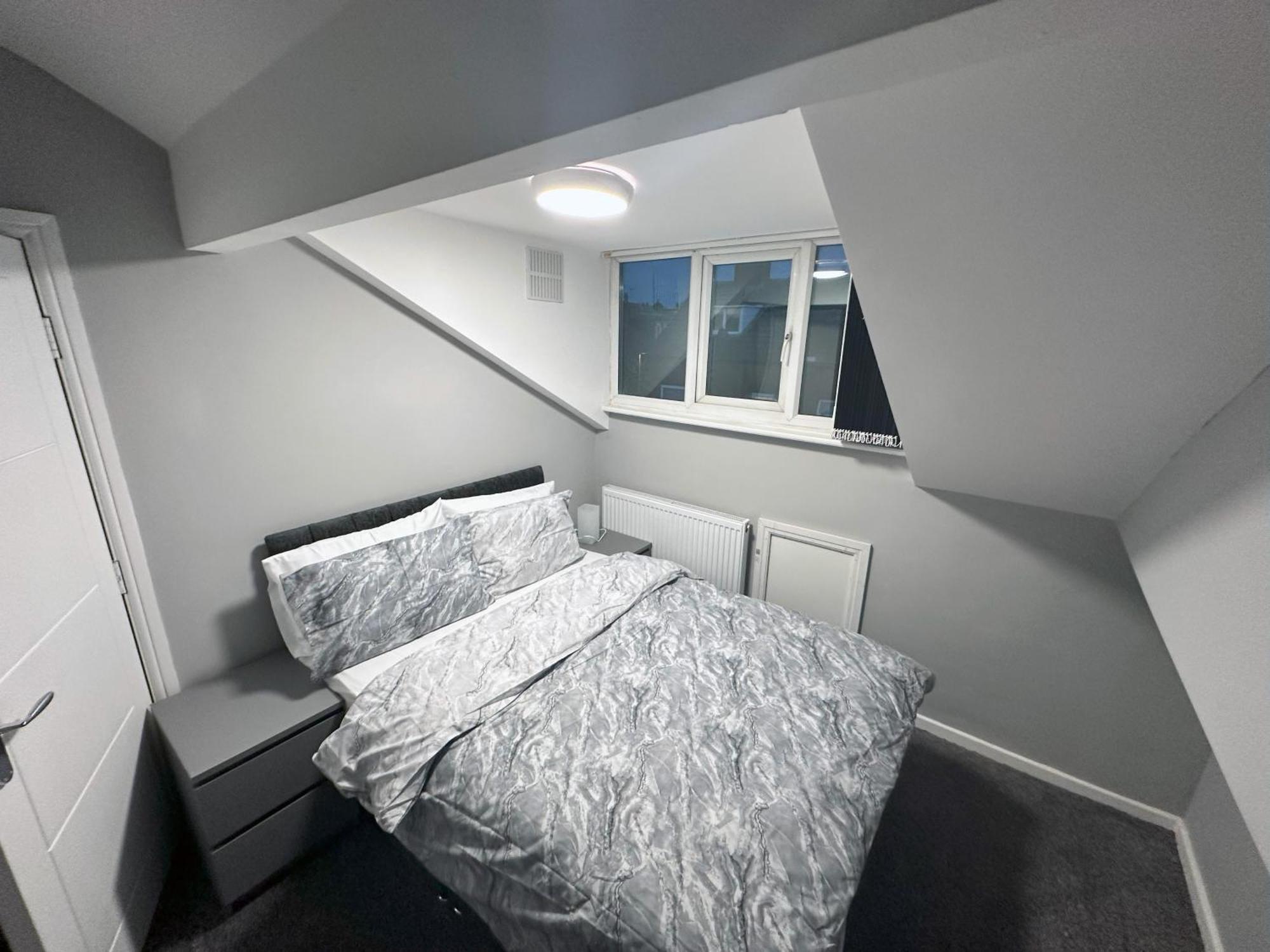 Modernised 4 Bedroom House Close To City Centre, Kep Stays Leeds  Buitenkant foto