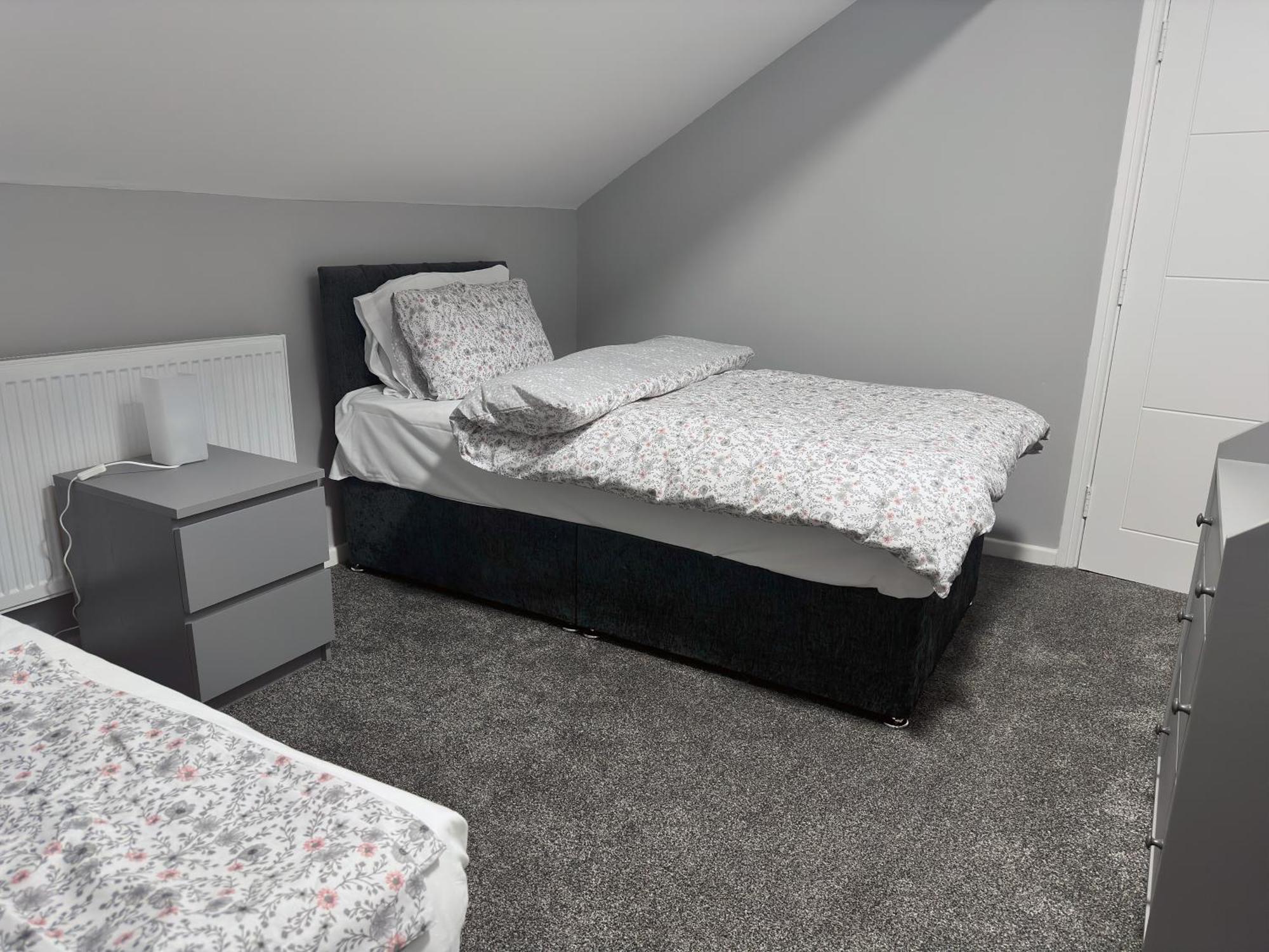 Modernised 4 Bedroom House Close To City Centre, Kep Stays Leeds  Buitenkant foto